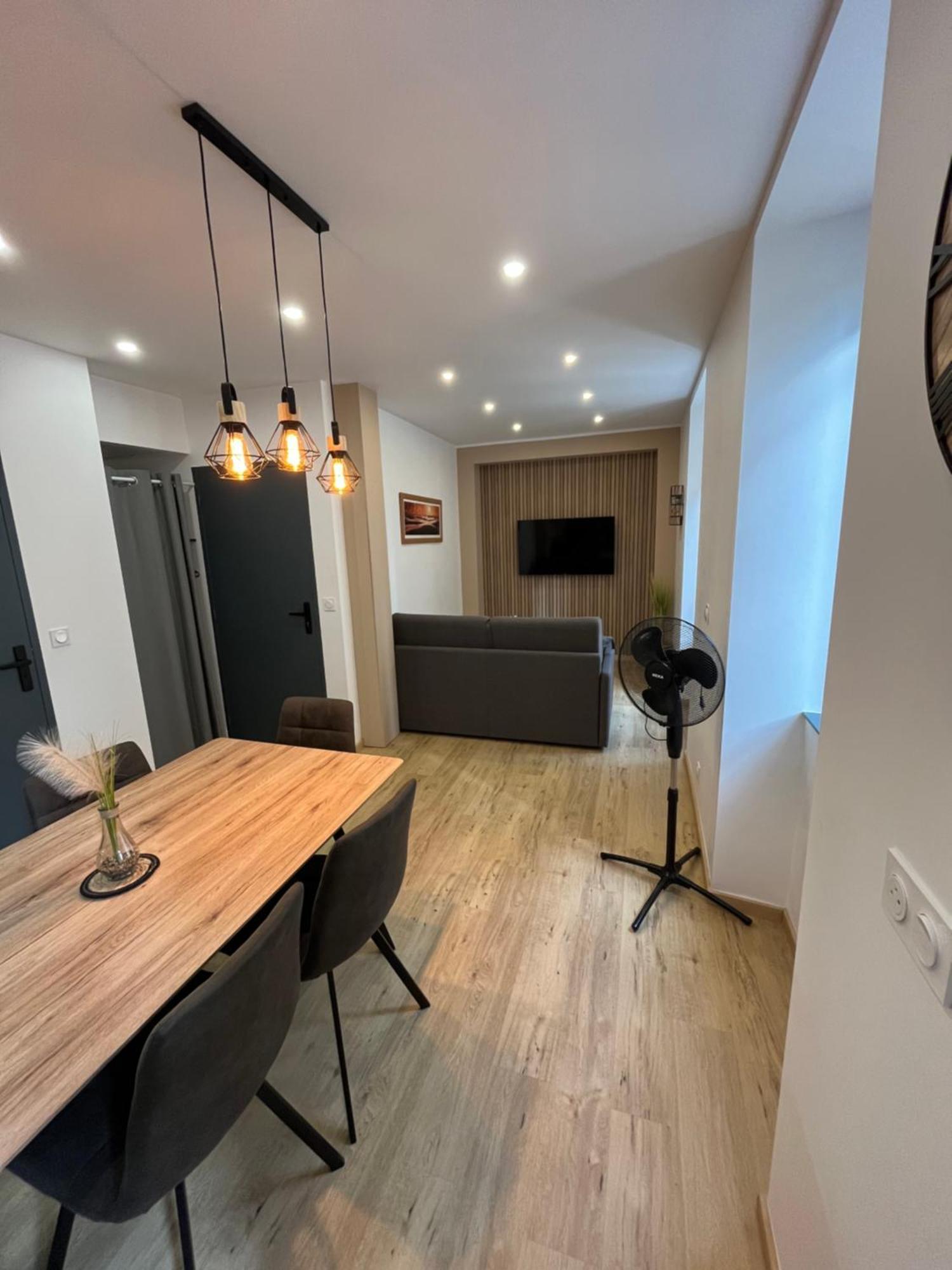 Au 35 Apartment Millau Luaran gambar